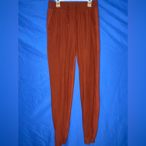 Burgundy stretchy joggers in good condition. (Worn: 3+) - Picture 2 of 3